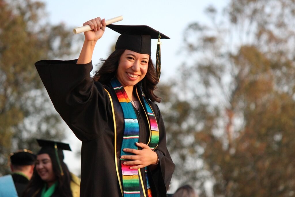 graduation, college, graduate-4502796.jpg